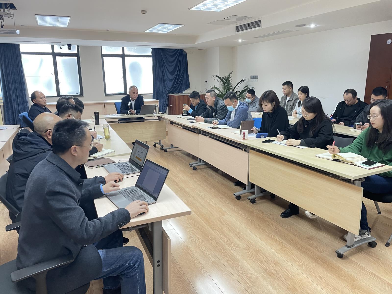 中國中檢四川公司召開(kāi)市場(chǎng)工作會(huì )議
